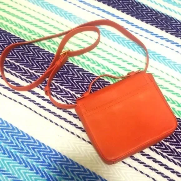 FEED "BLAIR" BAG IN BRICK RED BY EADIE BLAIR - Picture 6 of 8